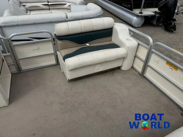 Slide: The Image of Sweetwater 2222 DF Pontoon WITH SEA LEGS 2004 - 4