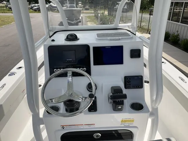 Slide: The Image of Sea Pro 202 Center Console 2025 - 3