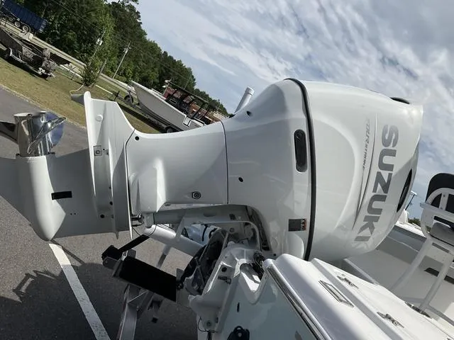 Slide: The Image of Sea Pro 202 Center Console 2025 - 8