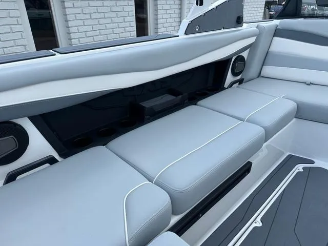 Slide: The Image of Axis Wake Research A Series A225 2025 - 11