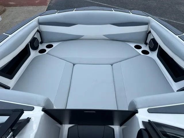 Slide: The Image of Axis Wake Research A Series A225 2025 - 7