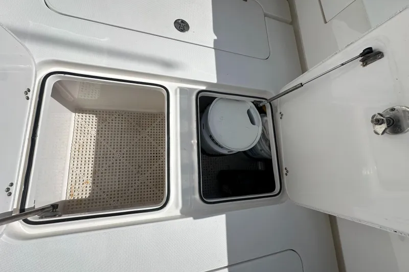 Slide: The Image of Island Runner 35 2006 - 58