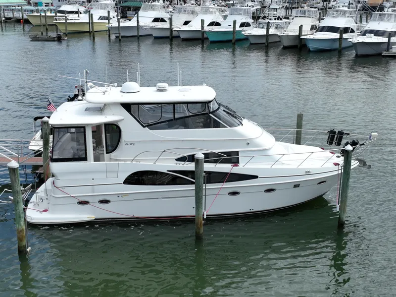Slide: The Image of 2006 CARVER 466 MOTOR YACHT PROFILE DOCKSIDE - 0