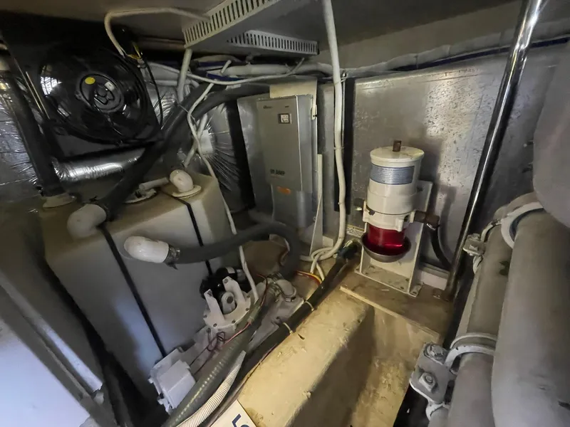 Slide: The Image of Carver Yachts 46 Motor Yacht 2006 - 105