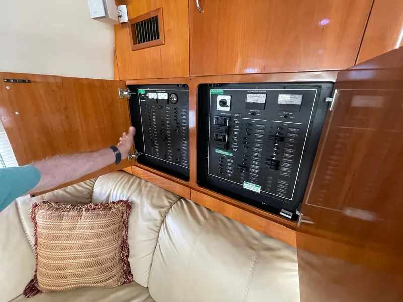 Slide: The Image of AC/DC ELECTRICAL DISTRIBUTION PANELS - 27