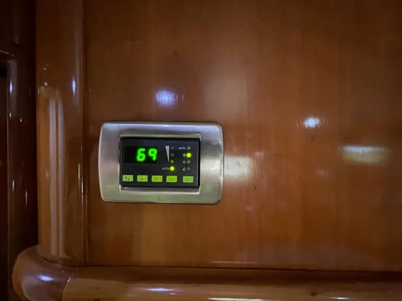 Slide: The Image of DIGITAL AC/HEAT CONTROLS - 34