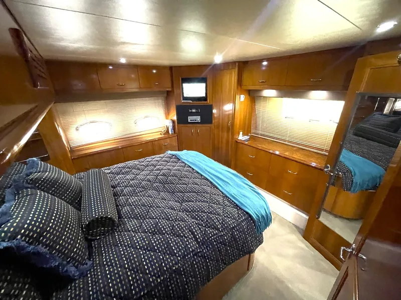 Slide: The Image of MASTER STATEROOM LOOKING AFT TO STBD - 36