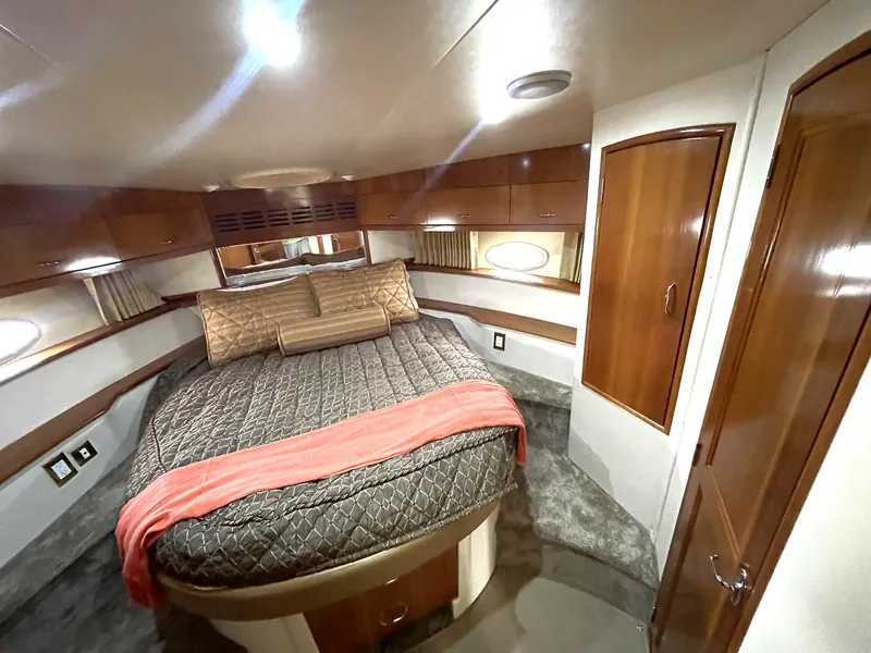Slide: The Image of VIP/GUEST STATEROOM TO STBD. - 46