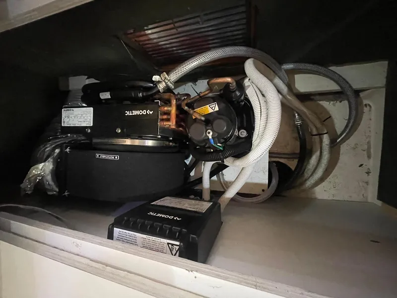 Slide: The Image of Carver Yachts 46 Motor Yacht 2006 - 52