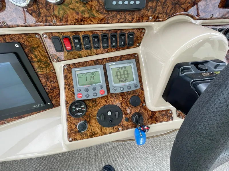 Slide: The Image of TRIDATA & AUTO PILOT - 67