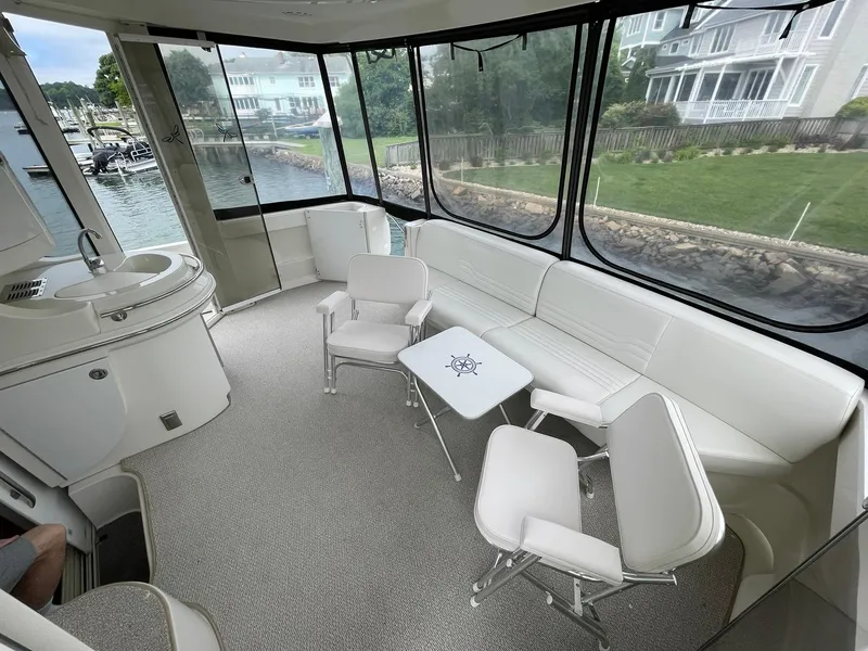 Slide: The Image of AFT DECK TO STBD. W/WET BAR - 84