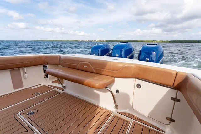 Slide: The Image of Scout 350 LXF 2018 - 42