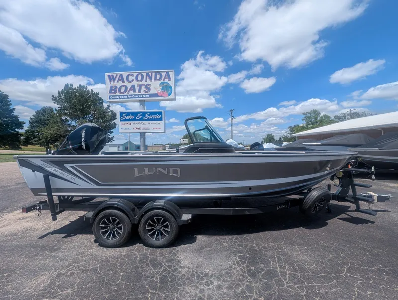 Slide: The Image of 2026 Lund 2075 Impact XS Arctic White In stock waconda boats - 0