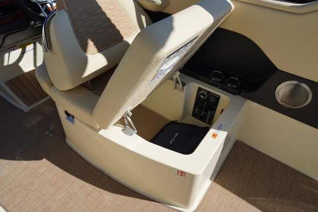 Slide: The Image of Chris-Craft Sportster 25 2025 - 73