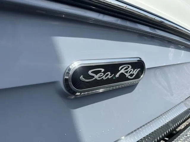 Slide: The Image of Sea Ray SPX 190 2025 - 4