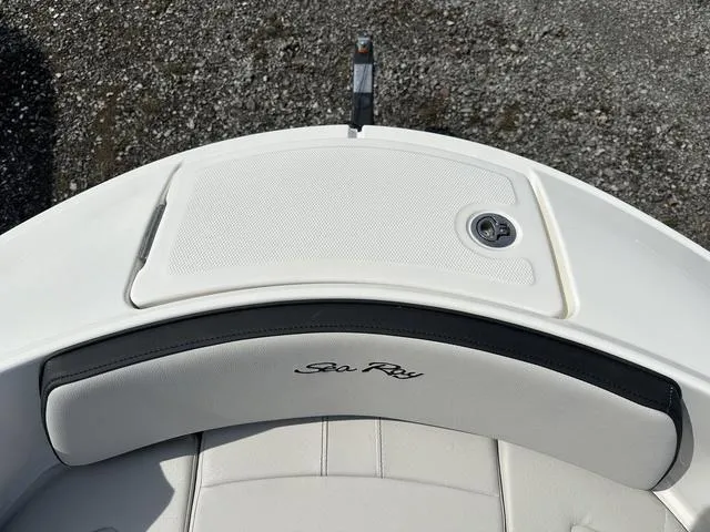 Slide: The Image of Sea Ray SPX 190 2025 - 41