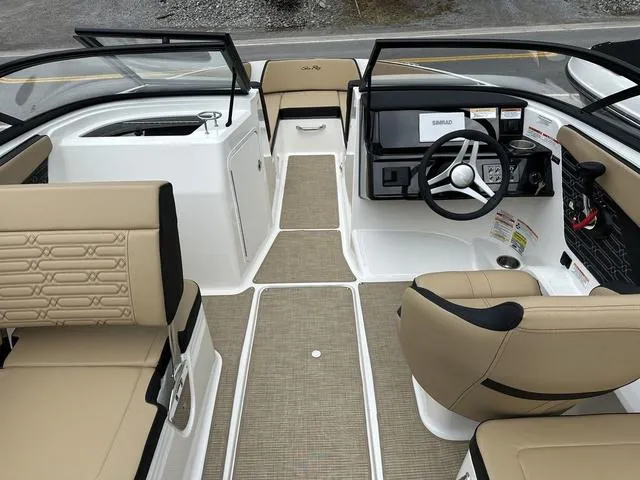 Slide: The Image of Sea Ray SPX 210 2025 - 32