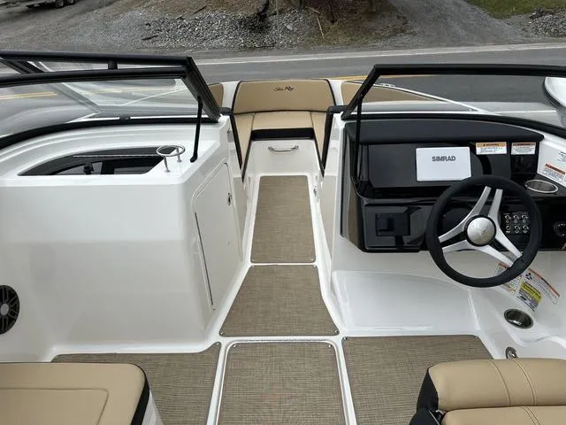 Slide: The Image of Sea Ray SPX 210 2025 - 51