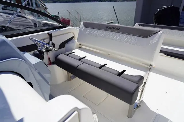 Slide: The Image of Bayliner Trophy T22SC 2025 - 12