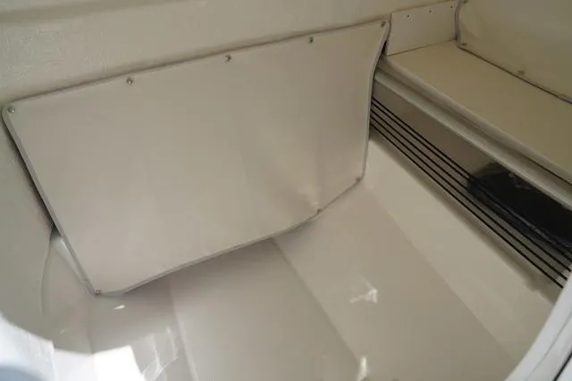 Slide: The Image of Bayliner Trophy T22SC 2025 - 14