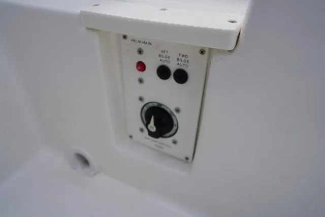 Slide: The Image of Bayliner Trophy T22SC 2025 - 19