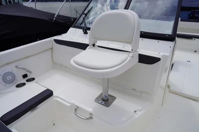 Slide: The Image of Bayliner Trophy T22SC 2025 - 21