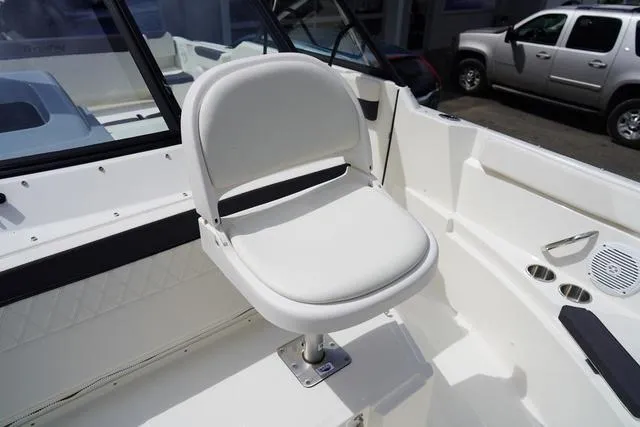 Slide: The Image of Bayliner Trophy T22SC 2025 - 24