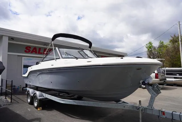 Slide: The Image of Bayliner Trophy T22SC 2025 - 27