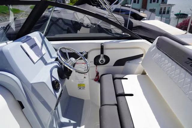 Slide: The Image of Bayliner Trophy T22SC 2025 - 8