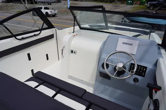 Slide: The Image of Bayliner Trophy T22SC 2025 - 9