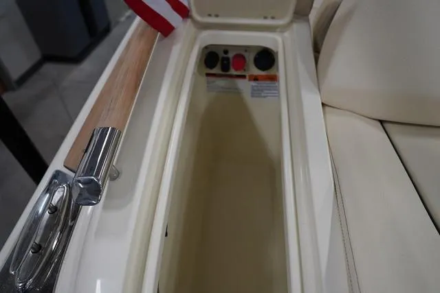 Slide: The Image of Chris-Craft Launch 28 GT 2025 - 8