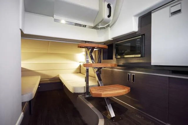 Slide: The Image of Sea Ray Sundancer 320 2025 - 13