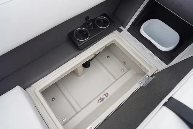 Slide: The Image of Harris Cruiser 210 SL 2025 - 17