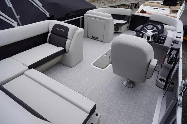 Slide: The Image of Harris Cruiser 210 SL 2025 - 19