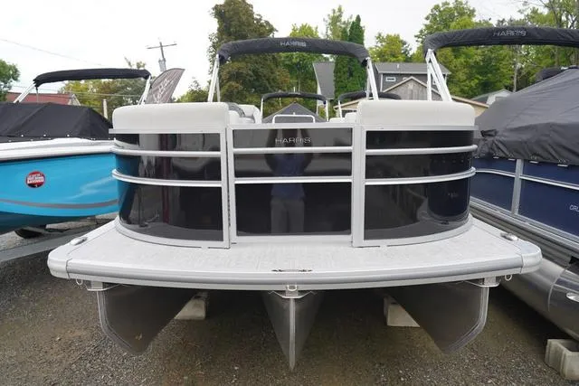 Slide: The Image of Harris Cruiser 210 SL 2025 - 2