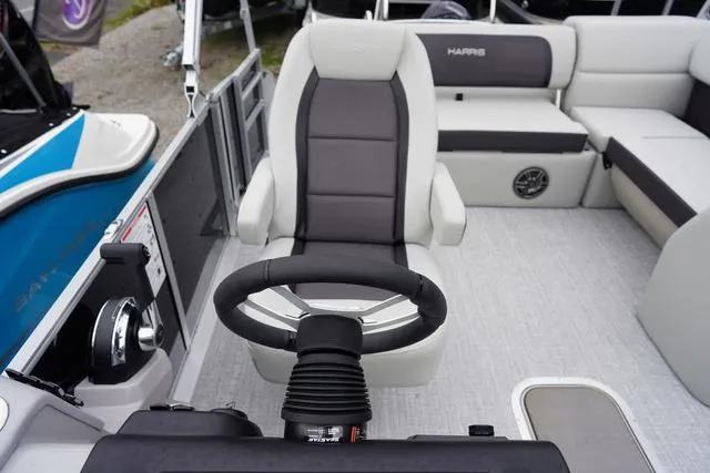 Slide: The Image of Harris Cruiser 210 SL 2025 - 25