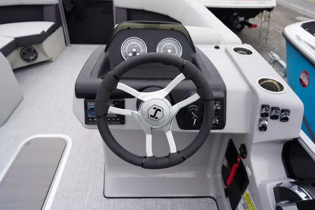 Slide: The Image of Harris Cruiser 210 SL 2025 - 29