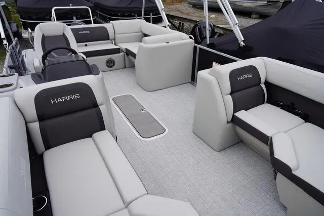 Slide: The Image of Harris Cruiser 210 SL 2025 - 35