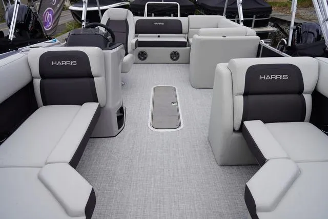 Slide: The Image of Harris Cruiser 210 SL 2025 - 36