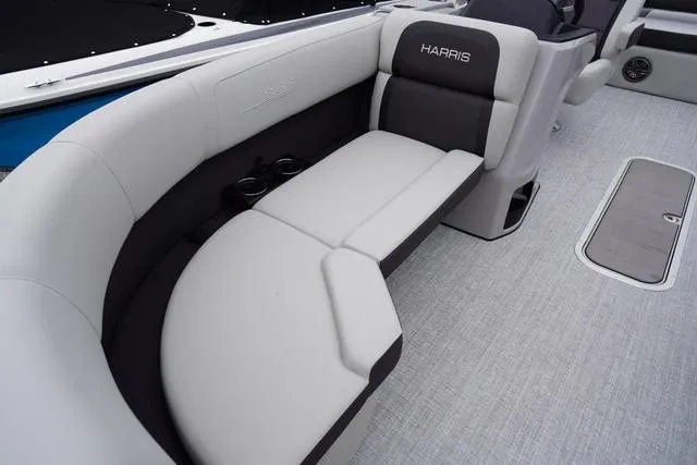 Slide: The Image of Harris Cruiser 210 SL 2025 - 38