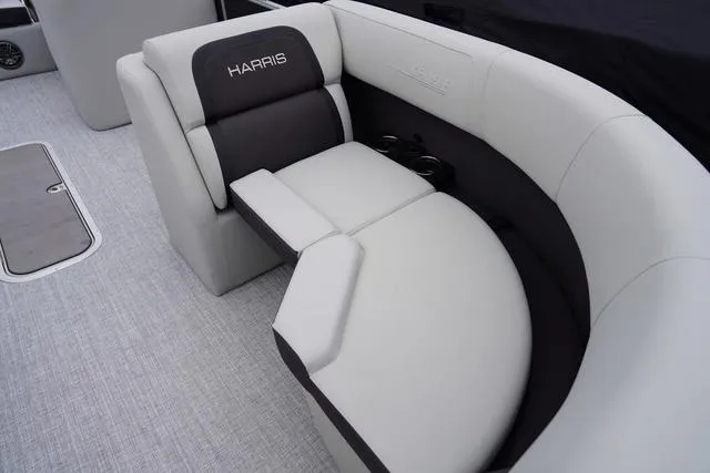 Slide: The Image of Harris Cruiser 210 SL 2025 - 39