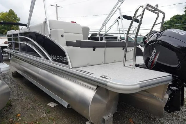 Slide: The Image of Harris Cruiser 210 SL 2025 - 4