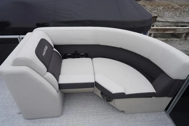 Slide: The Image of Harris Cruiser 210 SL 2025 - 40