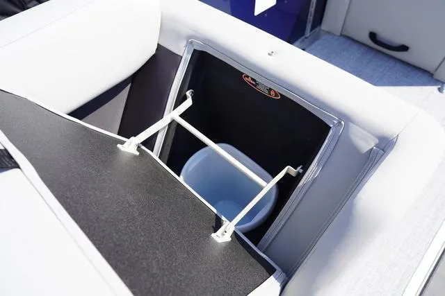 Slide: The Image of Harris Cruiser 210 SL 2025 - 11