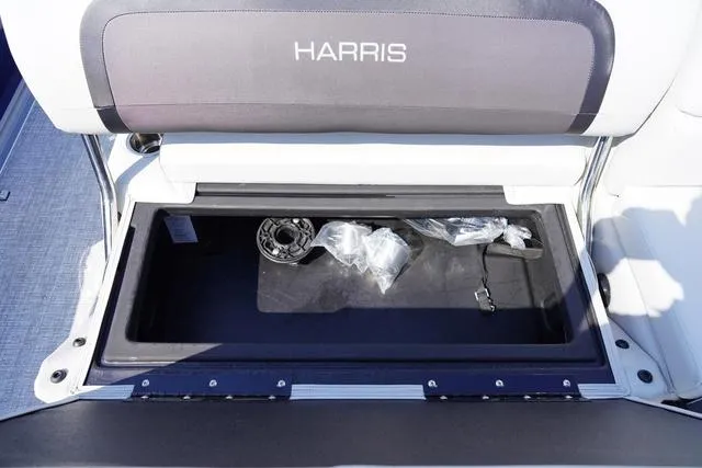 Slide: The Image of Harris Cruiser 210 SL 2025 - 13