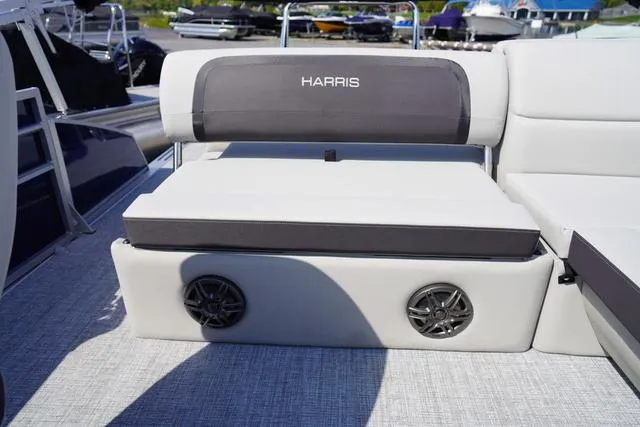 Slide: The Image of Harris Cruiser 210 SL 2025 - 16