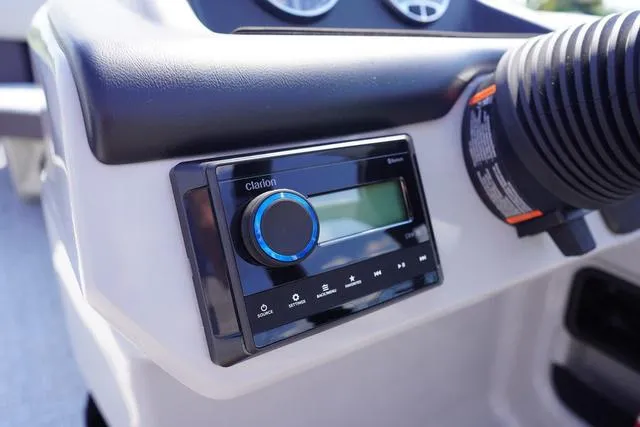 Slide: The Image of Harris Cruiser 210 SL 2025 - 24