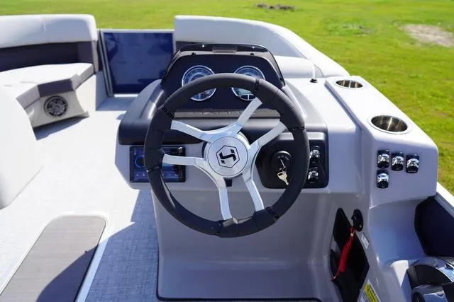 Slide: The Image of Harris Cruiser 210 SL 2025 - 25