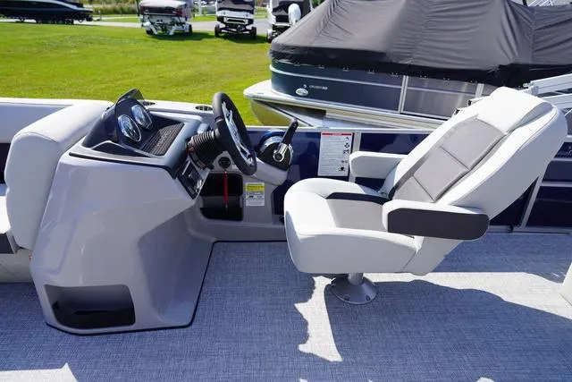 Slide: The Image of Harris Cruiser 210 SL 2025 - 28