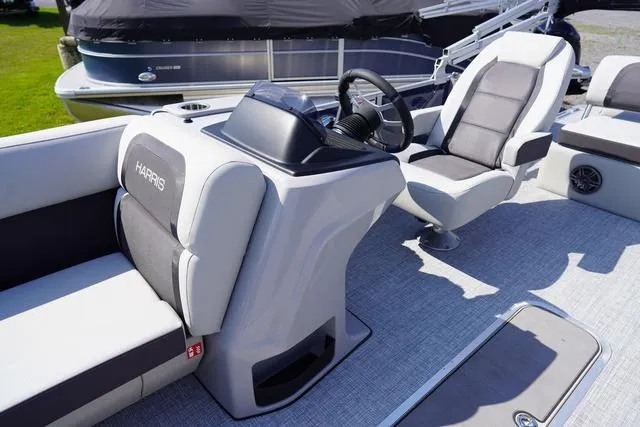 Slide: The Image of Harris Cruiser 210 SL 2025 - 29